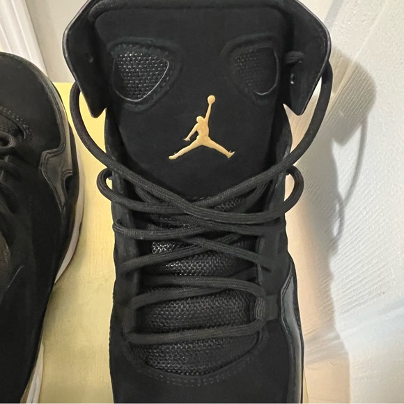 Jordan Flight Club ‘91 in Black/Gold; Size 6Y - Picture 3 of 6